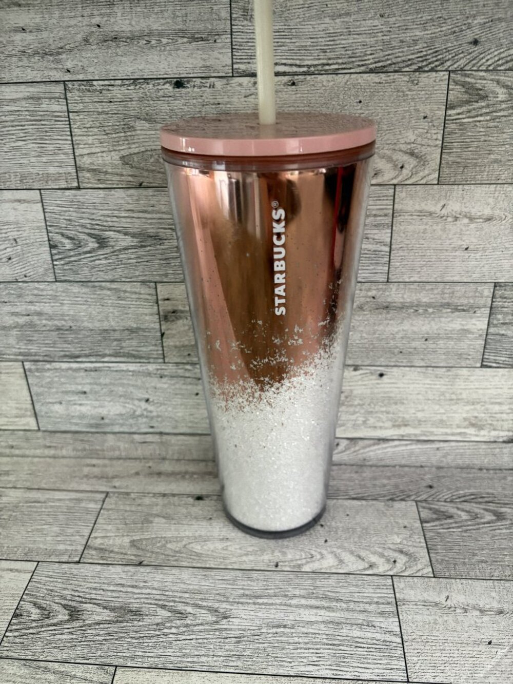 2019 STARBUCKS HOLIDAY CASCADING SNOW ROSE GOLD PINK GLITTER 24 OZ CUP TUMBLER